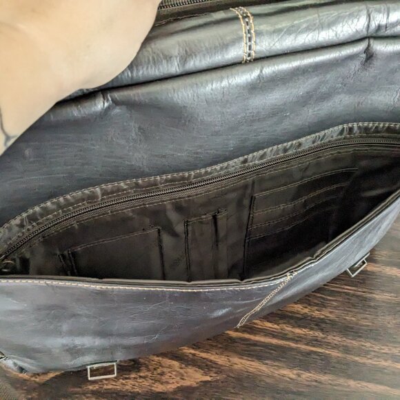 Kenneth Cole Reaction Messenger Bag Genuine LEATHER Laptop Briefcase - Picture 4 of 9